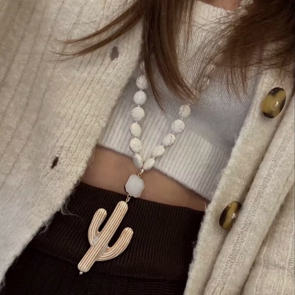 Western Cactus Natural Stone Howlite Beaded Necklace - Picture 8 of 9